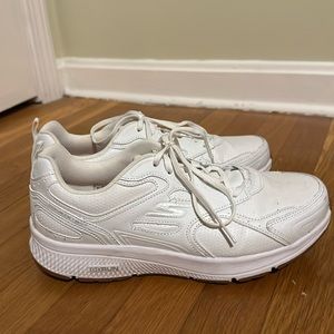 ⚪️WHiTE⚪️ SKETCHERS SNEAKERS